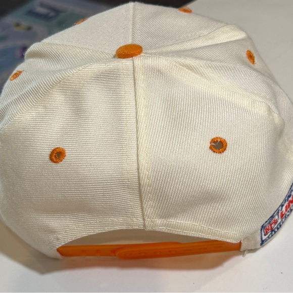 Tampa Bay Buccaneers Logo Athletic 90s Sharktooth Snapback Vintage Orange Hat - Picture 7 of 14